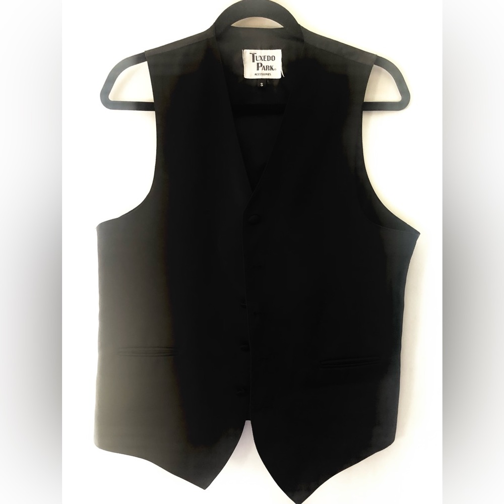 Men’s Black small tuxedo vest. Tuxedo Park
